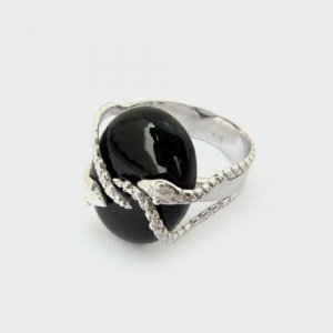 White gold Ring With Black Onyx
