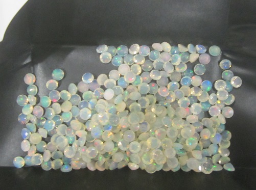 5mm Ethiopian opal round faceted