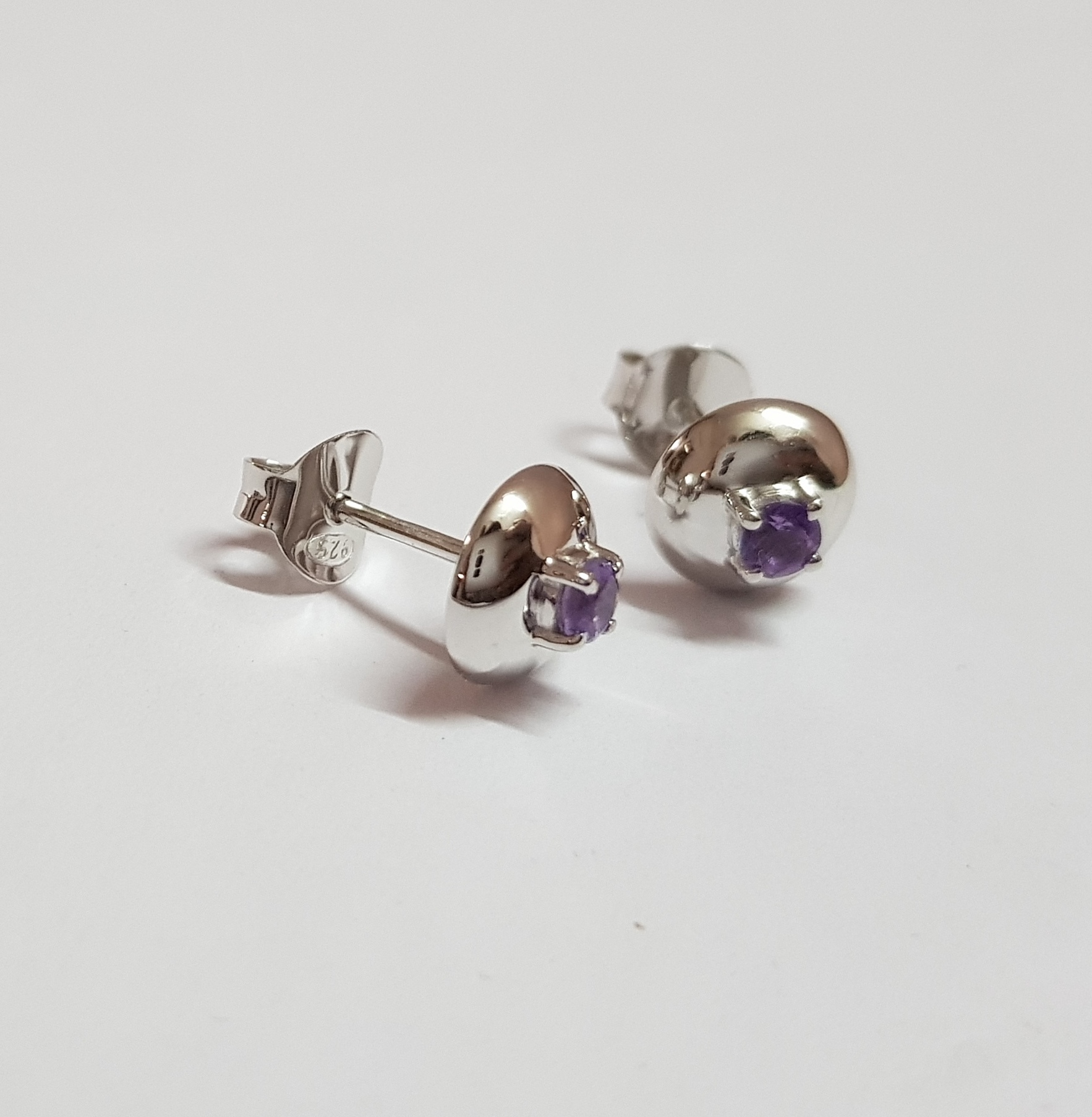 Ear Ring With White gold & Amethyst