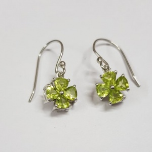 Peridot white gold earrings