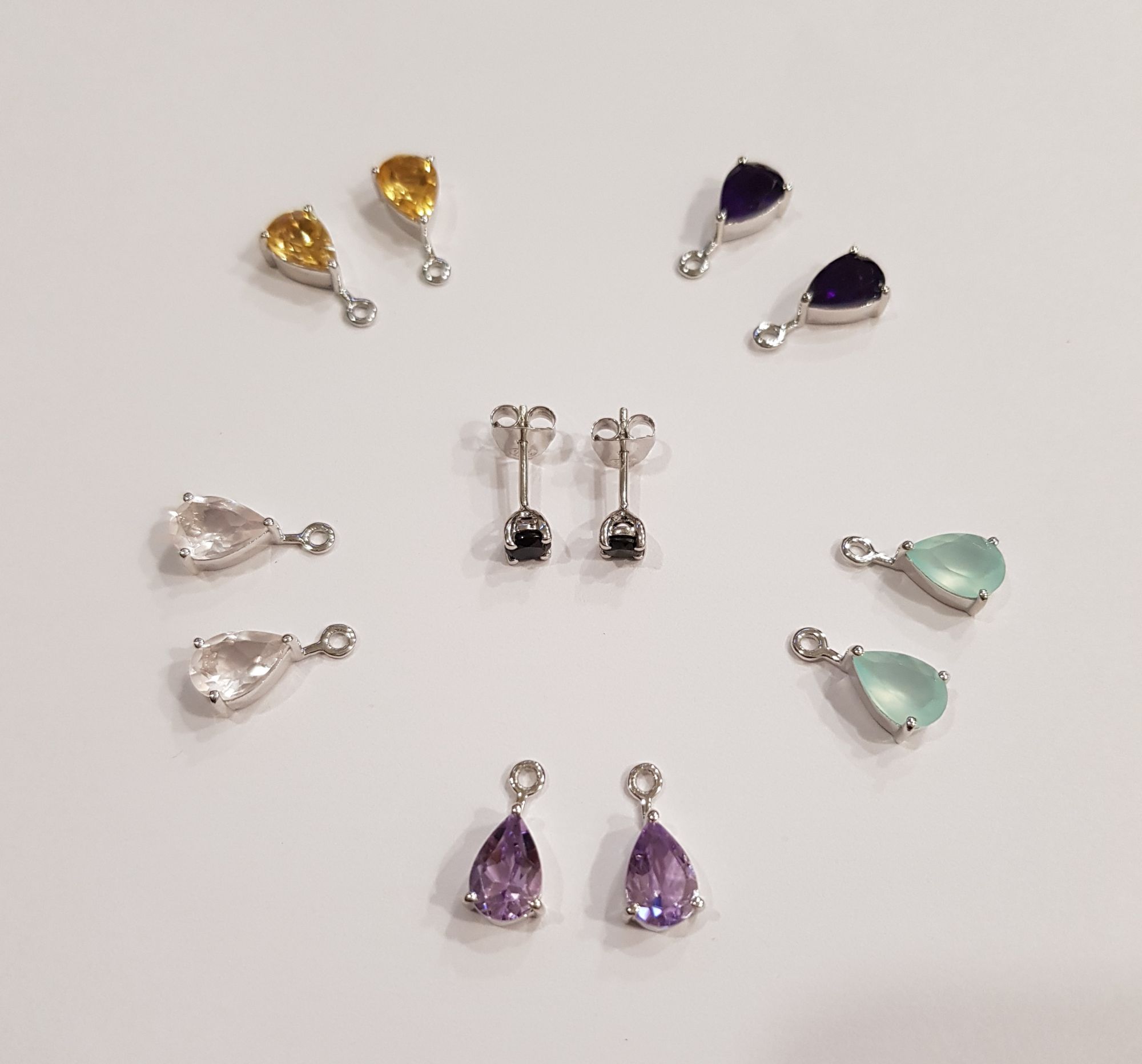Interchangeable earrings set