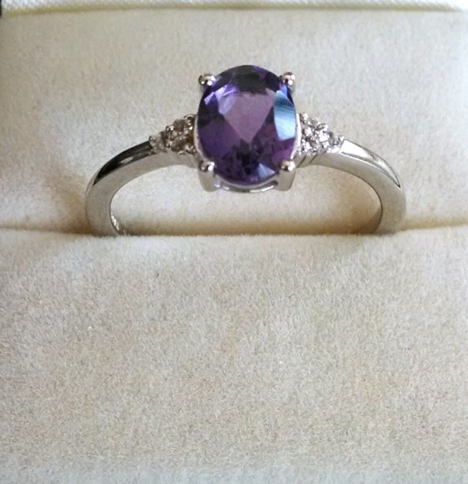 Amethyst oval solitaire ring