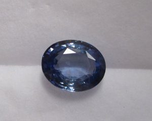 Blue sapphire oval
