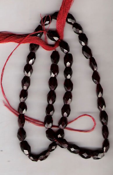 Garnet beads oval faceted