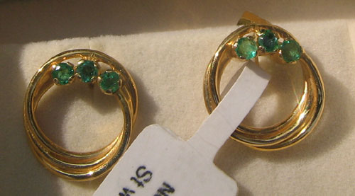 Gold Ear Ring with Emerald