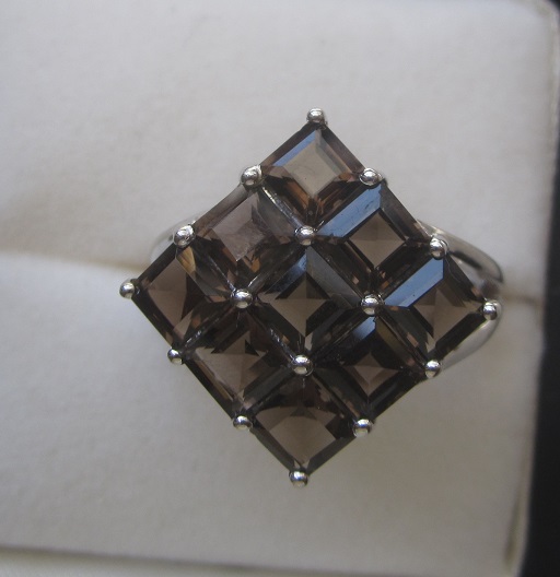 Gold Ring with 9 squares