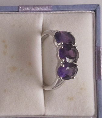 Gold Ring With amethyst