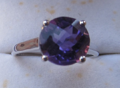 Gold Ring With Amethyst