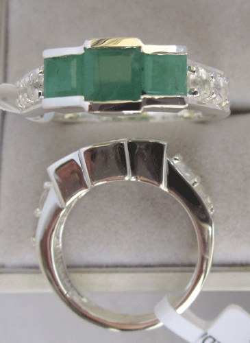 Gold Ring With Emerald & White topaz