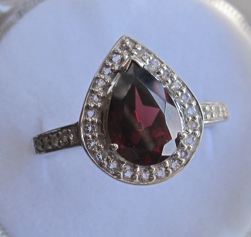 Gold Ring With garnet