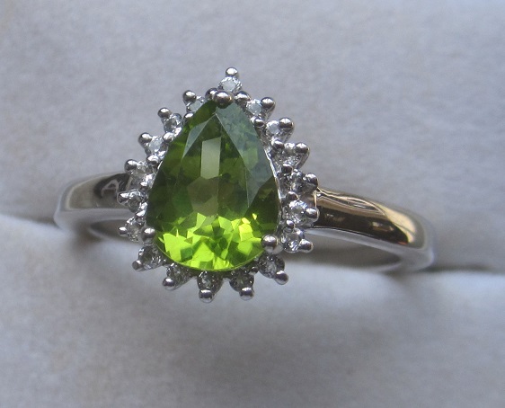 Gold Ring with peridot