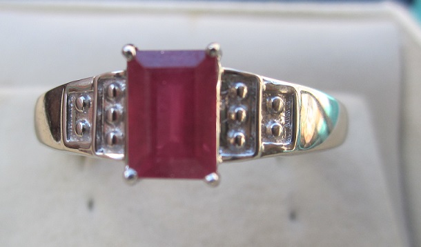 Gold Ring With ruby