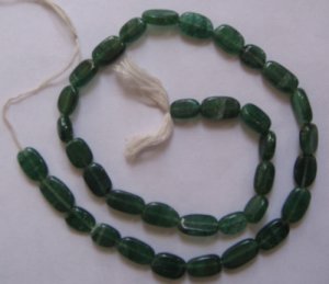 Green aveturine plain oval gem beads.