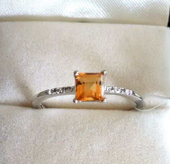 Light weight citrine square ring