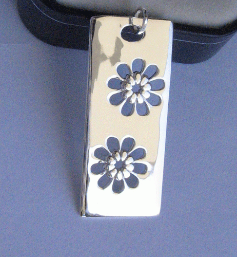 Plain silver pendant