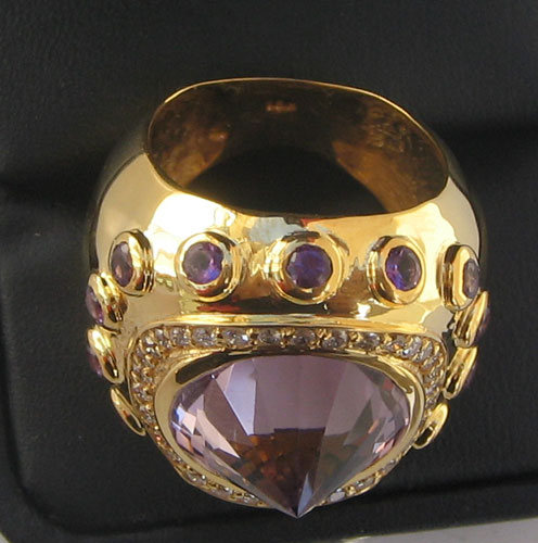 Ring With Amethyst & Diamonds