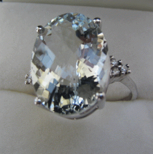 Ring With Aquamarine & Diamonds