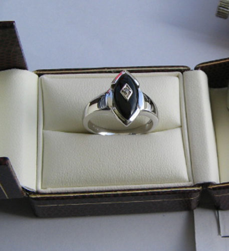 Ring With Black onyx & Diamond