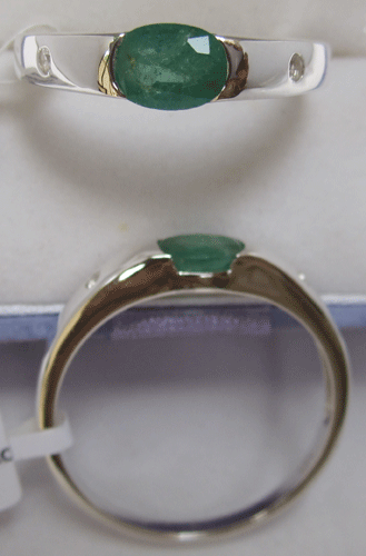 Ring With Emerald & White Topaz